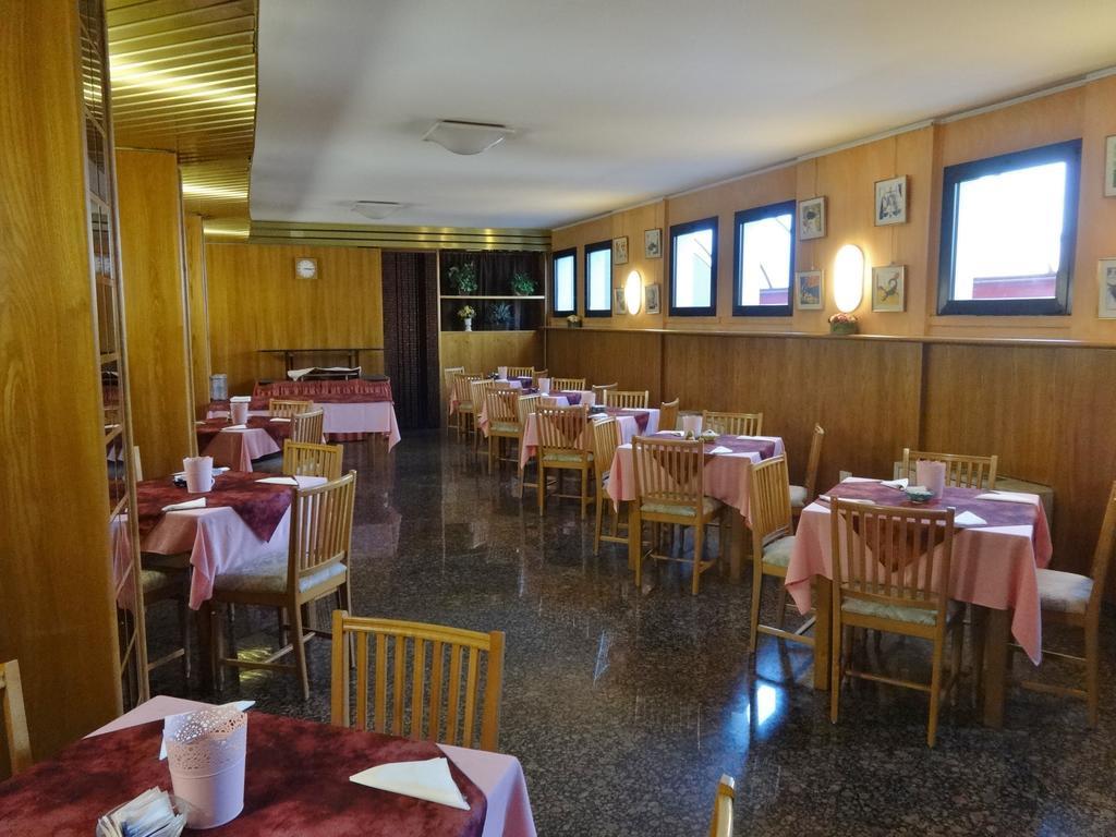 Hotel Longobardo Trezzo sull'Adda Luaran gambar