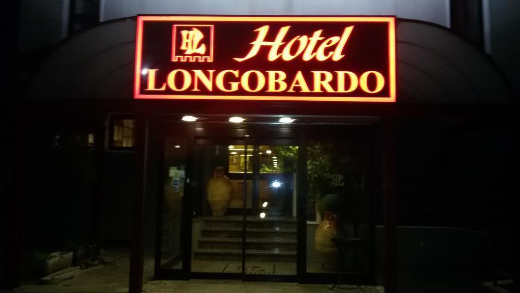 Hotel Longobardo Trezzo sull'Adda Luaran gambar